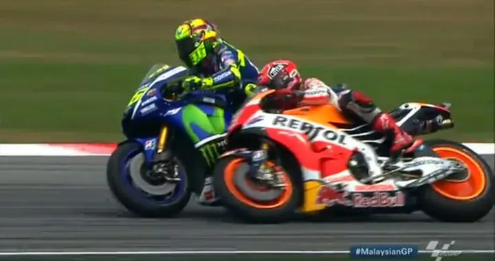 MotoGP, pole incandescente di Vinales. Quel “pasticciaccio” fra Rossi e Marquez: sanzioni?