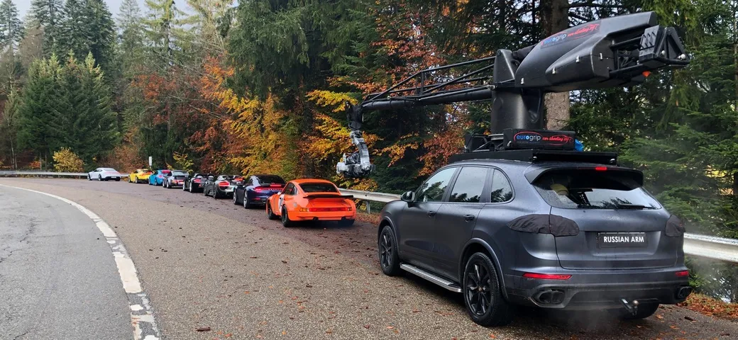 Porsche Taycan: spot del Super Bowl 2020 e video backstage