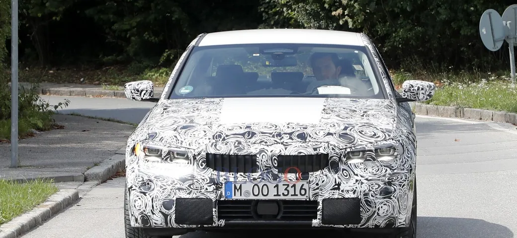 BMW Serie 3: nuove foto spia degli interni