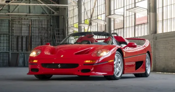 La Ferrari F50 di Mike Tyson va all'asta, potrebbe valere fino a 9 milioni di dollari