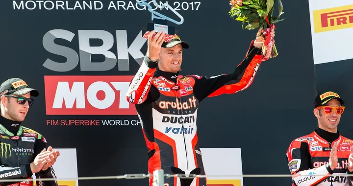 SBK Aragon, Davies "si gode la vittoria" in Gara-2