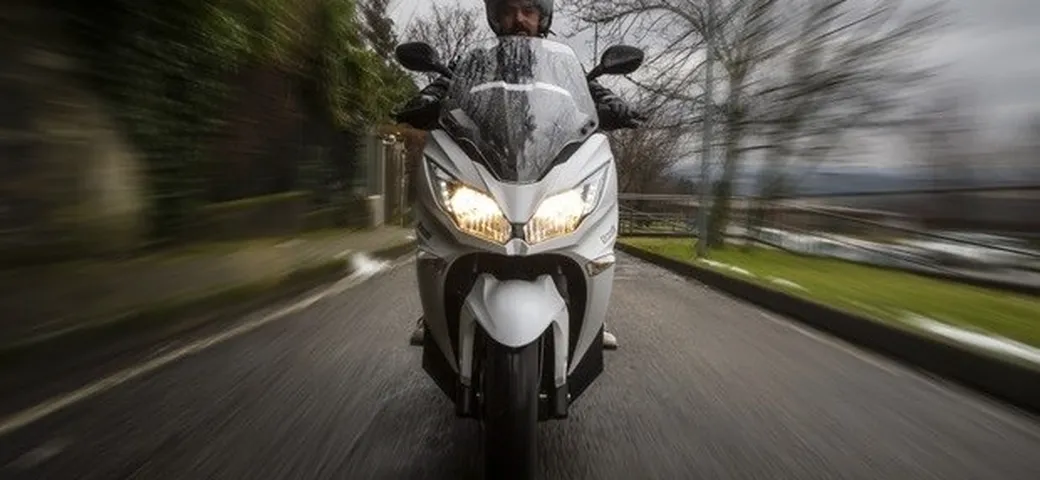 Kawasaki J300 2015: la prova su strada