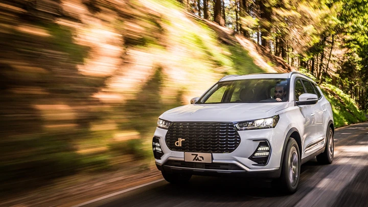 DR 7.0 Turbo: debutta in Italia il nuovo SUV a sette posti [FOTO]