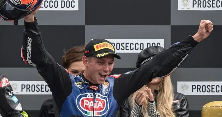 Van der Mark sbanca Donington: "Doppietta incredibile!"