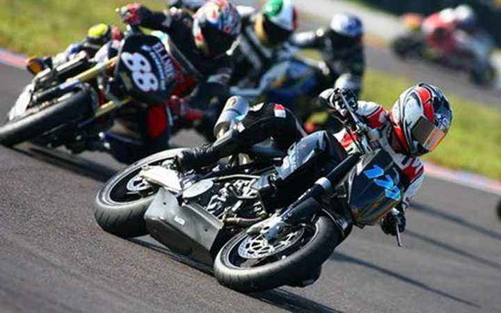KTM 990 Super Duke vittoriosa nella Roadster Cup