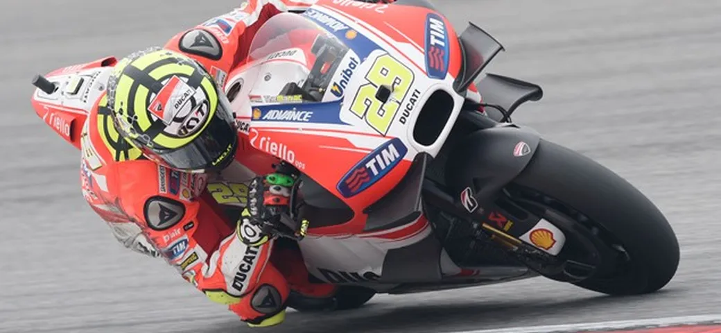 MotoGP Valencia, Iannone: voglio il 4° posto, farò la mia gara su Pedrosa