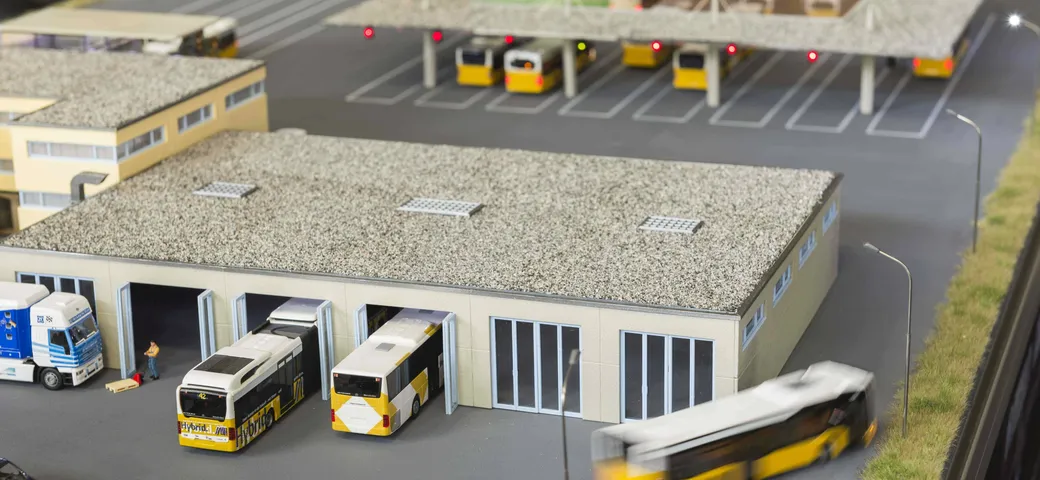 La rimessa degli autobus a guida autonoma per risparmiare sul personale
