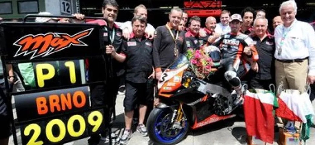 Max Biaggi Re di Brno. RSV4 matura per il titolo 2010?