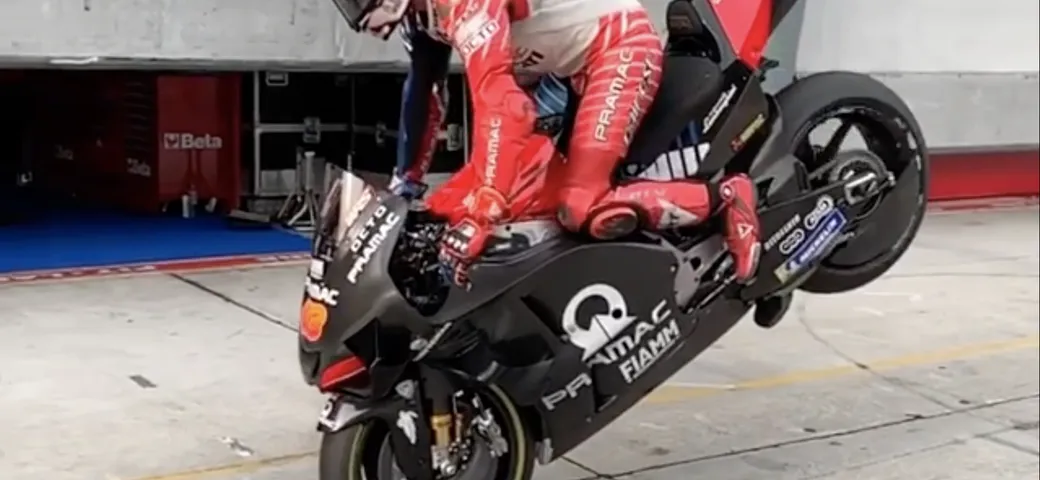 MotoGP: Jack Miller festeggia il 2° posto nei test a modo suo
