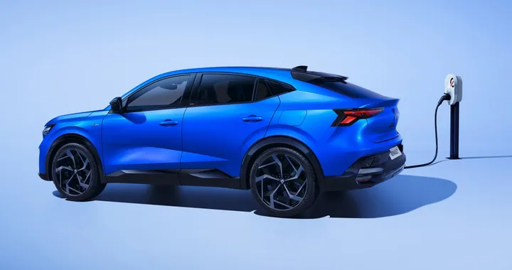 Renault Rafale E-Tech 4x4: c'è l'inedito motore E-Tech hybrid ricaricabile da 300 CV [VIDEO]