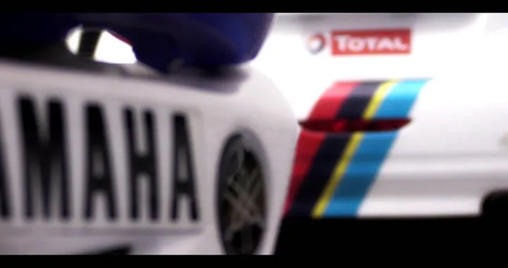 Peugeot R5 Vs Yamaha YZ450SM : Auto contro moto nelle strade del Rally del Ciocco