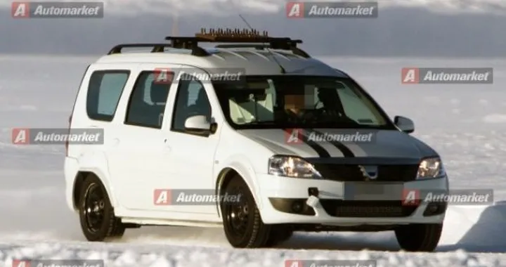 Dacia: le prime foto spia del futuro monovolume low cost