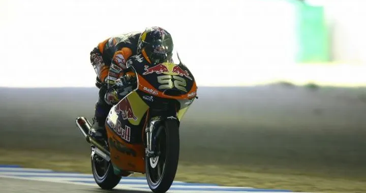 Moto3, Valencia: Danny Kent infila Cortese all'ultima curva. Alex Rins batte Fenati per il "rookie".