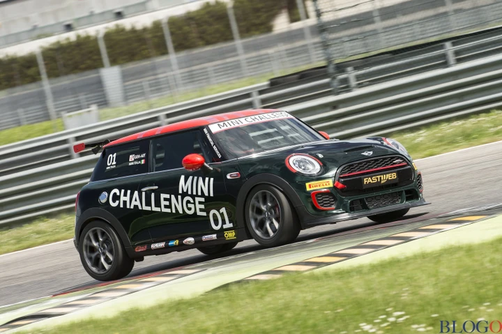 Mini Challenge 2016: più veloci con la nuova auto