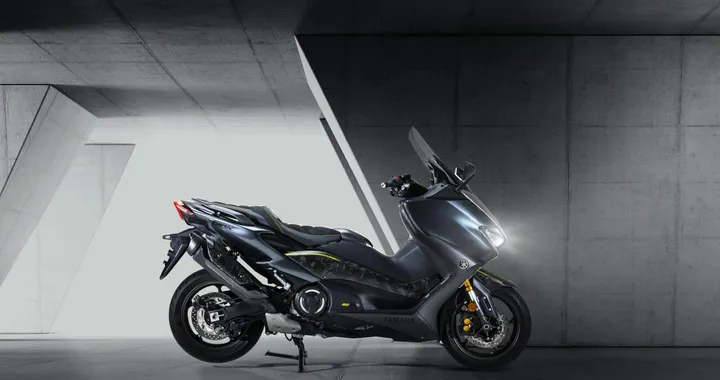 Yamaha TMAX 20° Anniversary, ordinabile online: prezzo e specifiche