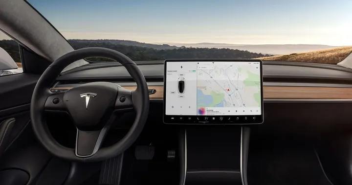 Tesla, troppi gli incidenti dei veicoli a guida autonoma in pochi mesi