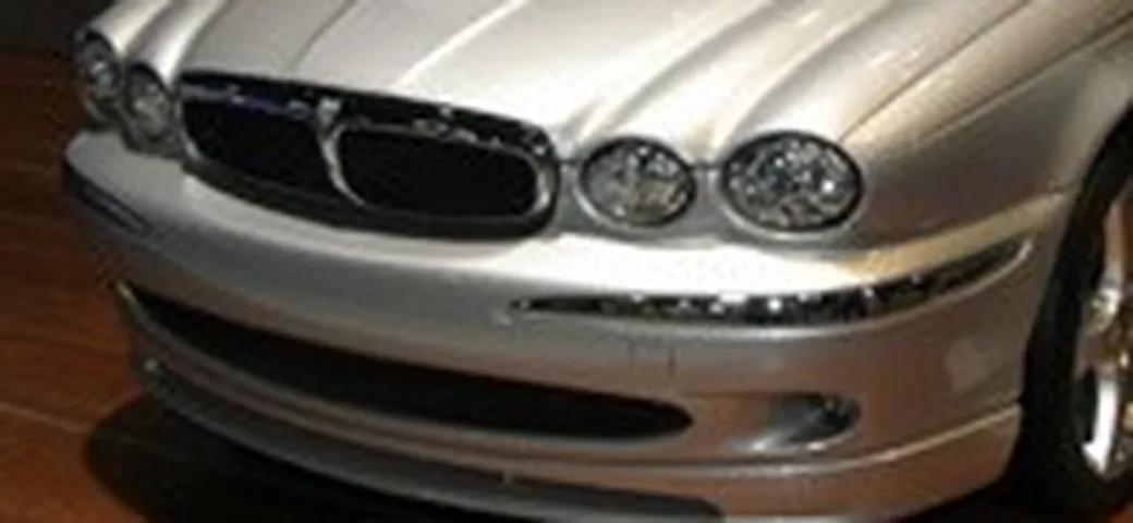 Minigonne sulla Jaguar ?