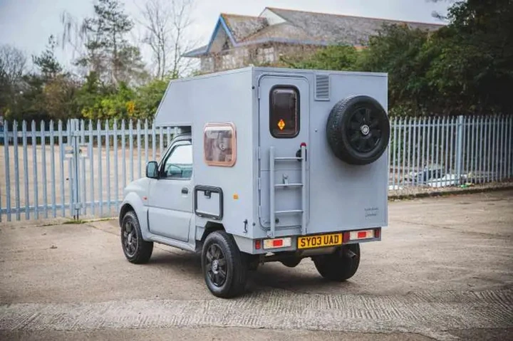 Suzuki Jimny Camper: il motorhome in scala venduto all'asta