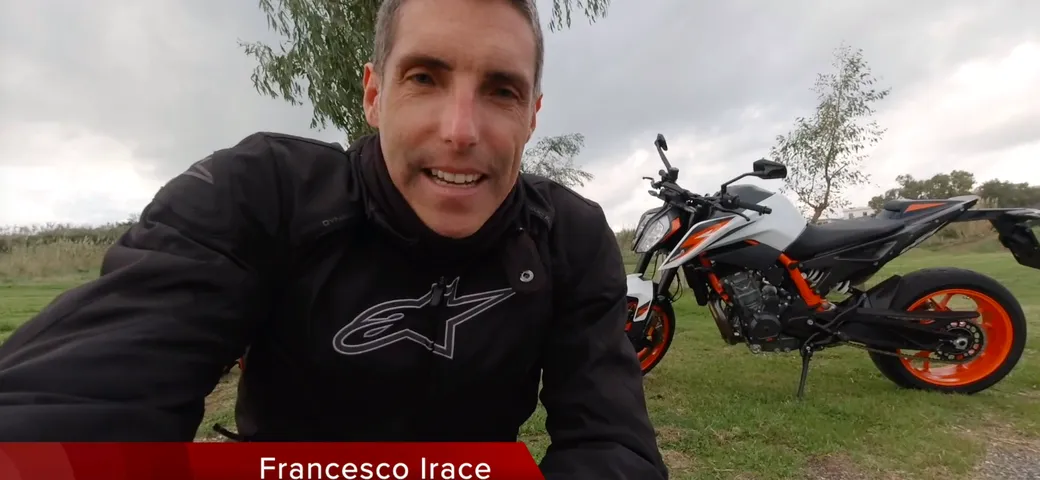 KTM 890 Duke R, la prova su strada