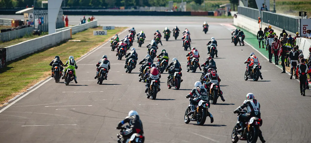 Moto Guzzi al Motor Bike Expo 2023 con il Trofeo Fast Endurance