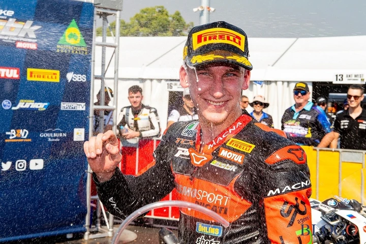 ingrandisci immagine