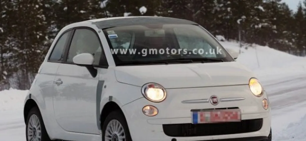 Fiat 500: foto spia di un esemplare con assetto rialzato