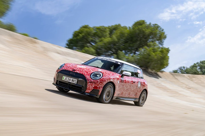 La MINI John Cooper Works elettrica al Goodwood Festival of Speed 2024