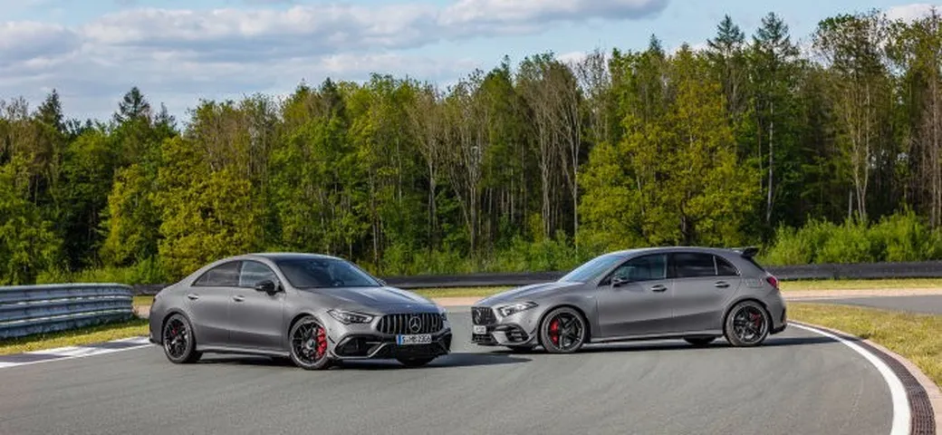 Mercedes A45 e CLA 45 AMG: compatte d'assalto da 421 CV