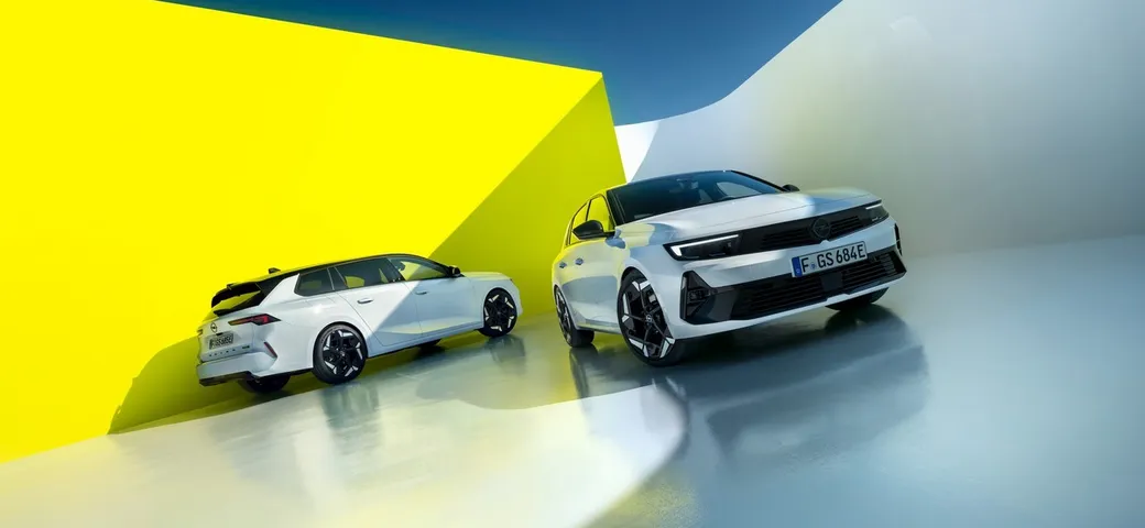 Opel Astra GSe e Sports Tourer GSe: le nuove ibride plug-in