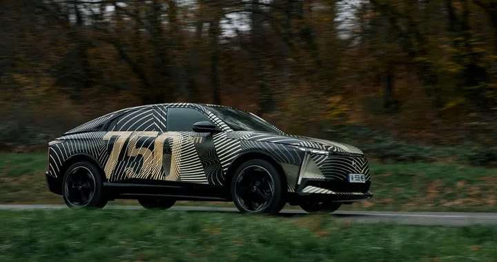 DS Automobiles comincia a svelare il nuovo SUV elettrico