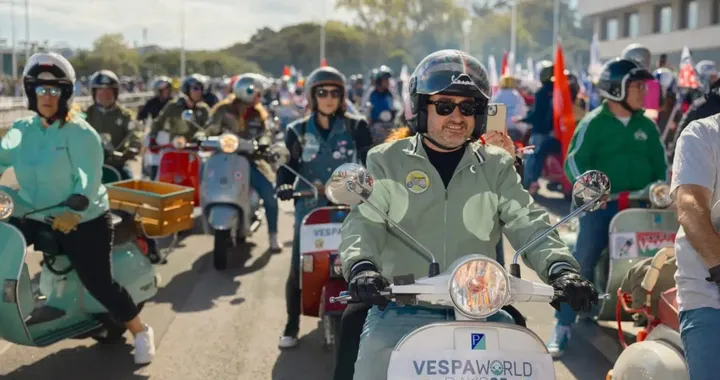 Vespa World Days 2025: lo spettacolo su due ruote che ha conquistato la Spagna