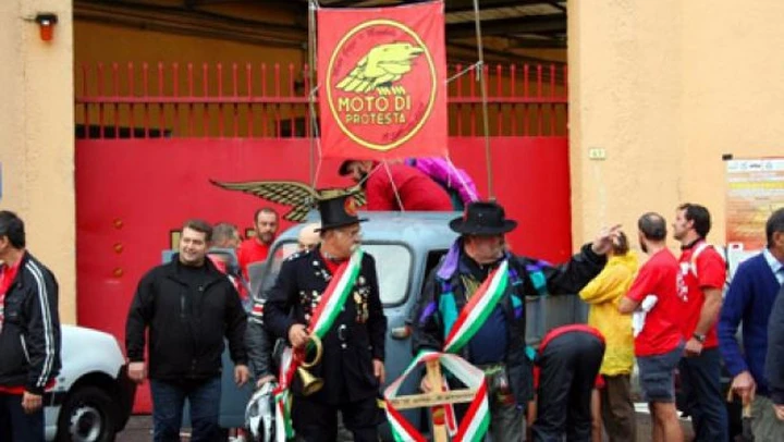 1.500 motociclisti in protesta per salvare la Moto Guzzi