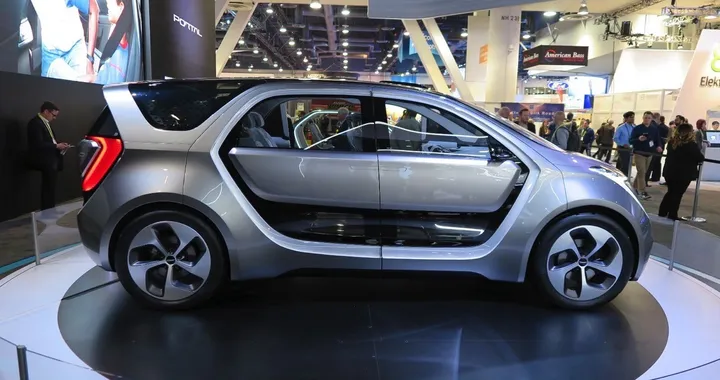 Chrysler Portal Concept live CES 2017