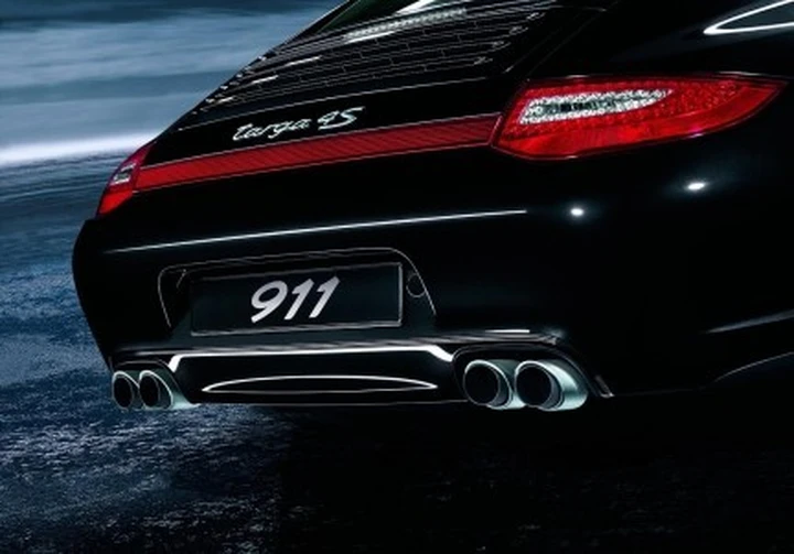 Porsche: nuovo scarico sportivo per 911 Carrera e Targa 4