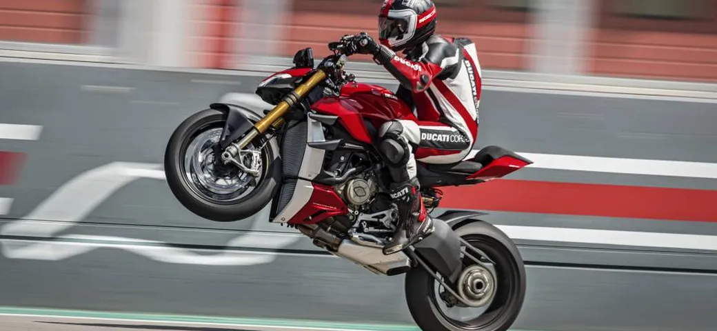 Ducati, in arrivo una Streetfighter V2?