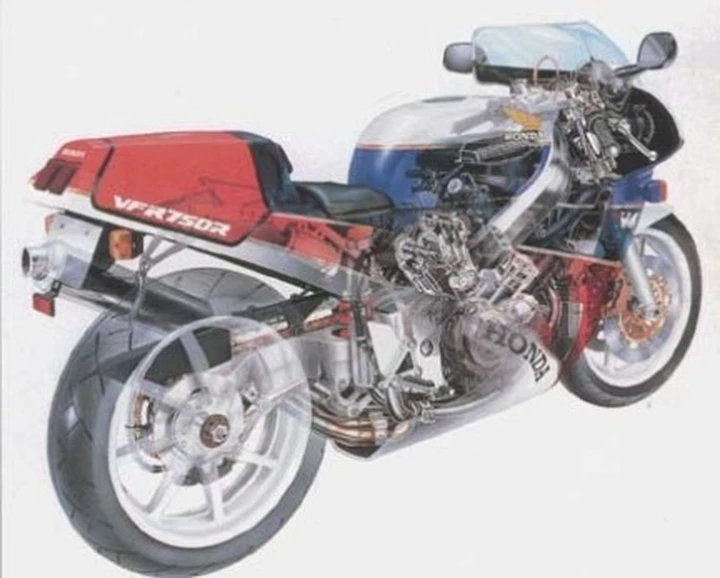 Honda RC 30 costruita dagli artigiani dell'acciaio
