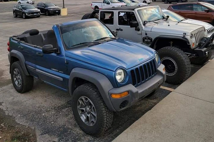Jeep Liberty cabrio: più unica che rara