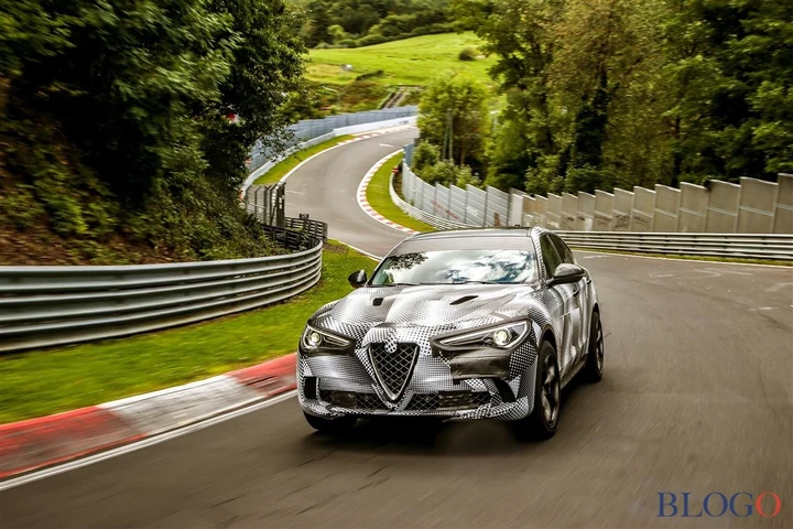 Alfa Romeo Stelvio Quadrifoglio: record al Nurburgring [Video]