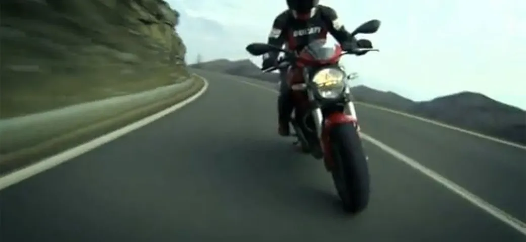 Ducati Monster 796: video ufficiale e colorazioni optional