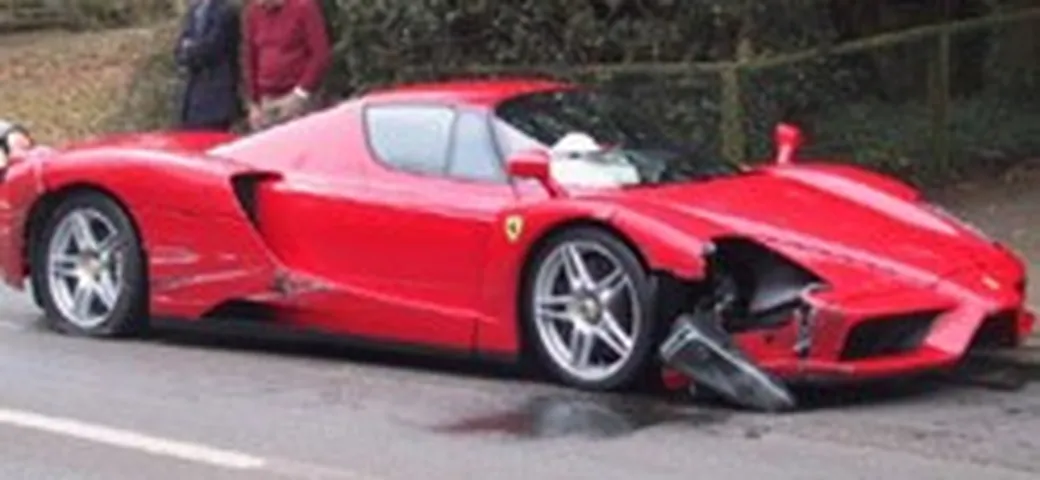 Super Car incidentate