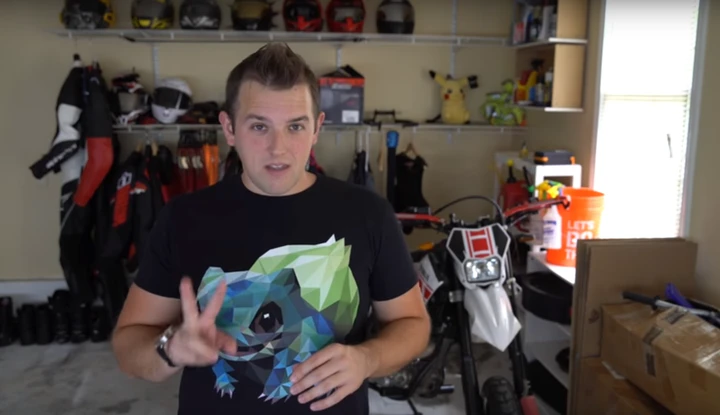 Cacciare Pokemon in moto, un 