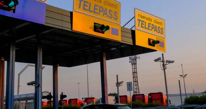 Telepass, un automobilista evita 3.000 euro di pedaggi: denunciato a vuoto