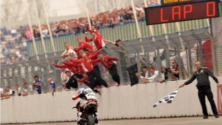 WSBK: Carlos Checa e Davide Giugliano a Portimao per la grande festa finale