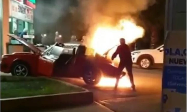 Porsche 911 Targa 2.7 va a fuoco in Messico [Video]