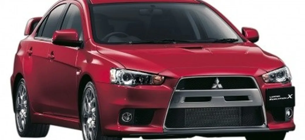 Mitsubishi Evo X: immagini ufficiali e nuovi dettagli tecnici