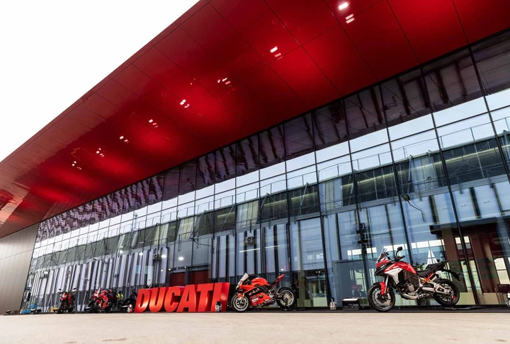 Ducati inaugura l'edificio Finitura e Delibera Estetica