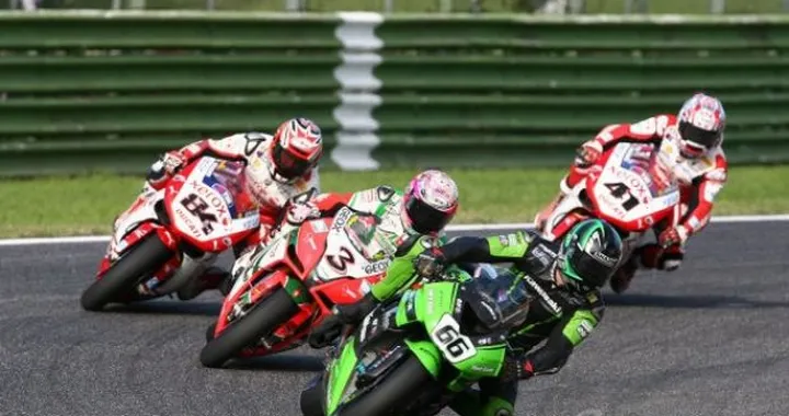 WSBK a  Magny Cours: Biaggi, Badovini e Guarnoni già campioni. Duello Sofuoglu - Laverty per il titolo in Supersport