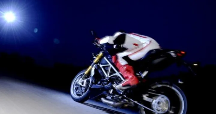 WDW 2010: Sfida tra i campioni della MotoGP e quelli della SBK!