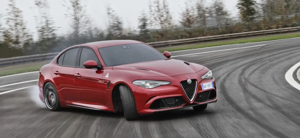 Alfa Giulia Quadrifoglio: in pista con il collaudatore [Video]
