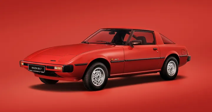 Mazda RX-7, la coupé sportiva con motore rotativo